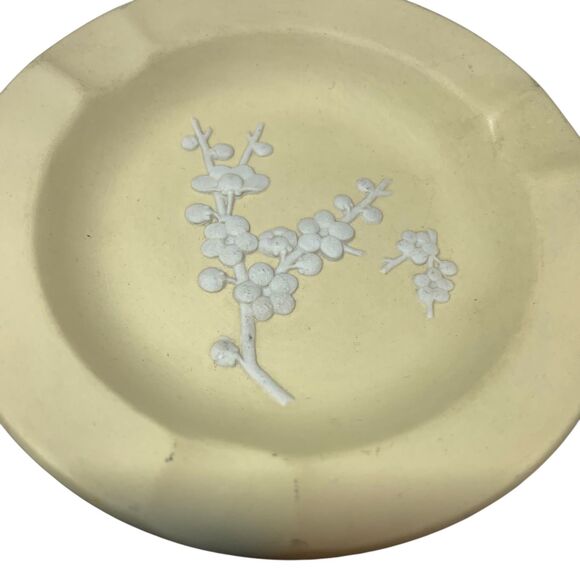 Wedgewood Primrose Yellow Jasperware Ashtray Trinket Dish White Floral England - Picture 3 of 8